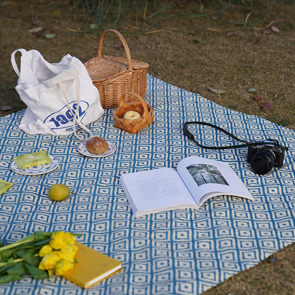 Outdoor Picnic Mat - Durable Oxford Fabric - Stylish Blue and Yellow - Geometric Pattern