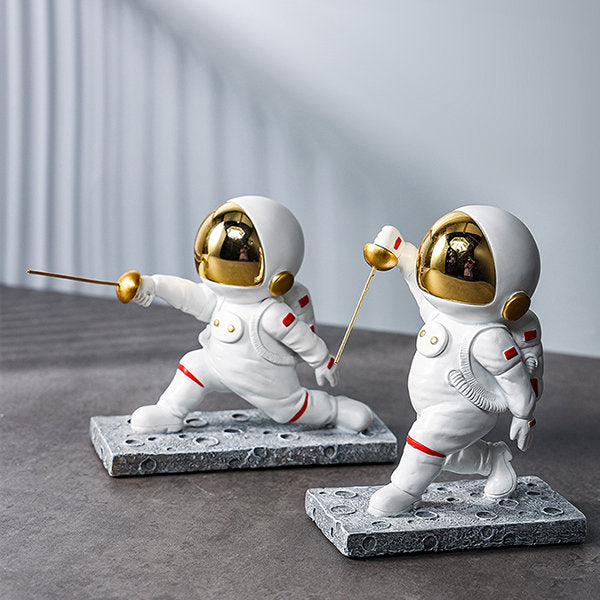 Resin Fencing Astronaut Decoration