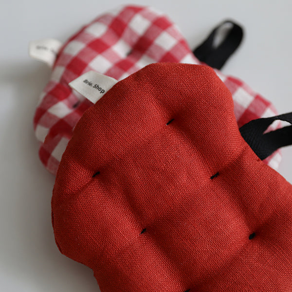 Christmas Apple Coasters - Red Linen and Checkered Cotton - Handmade Double-Layer Heat-Resistant Drink Mats