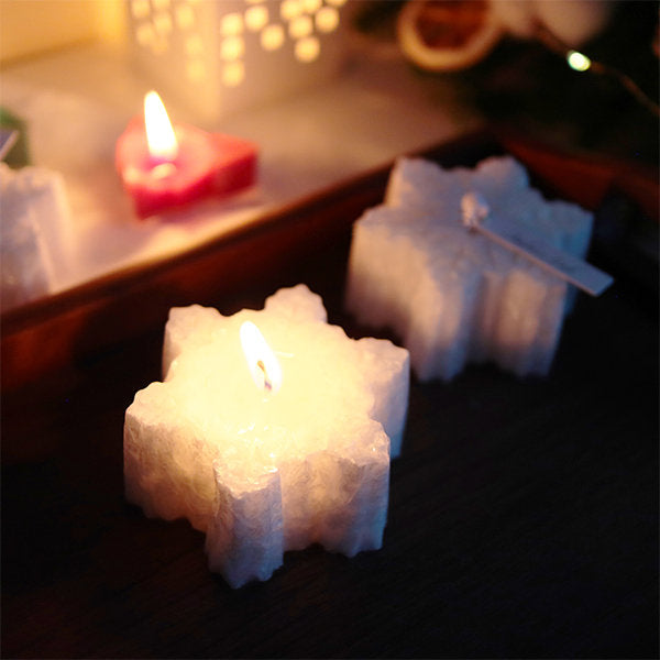 Snowflake Candle - Soothing Glow - Winter Decor - Ideal Gift Choice