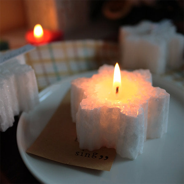 Snowflake Candle - Soothing Glow - Winter Decor - Ideal Gift Choice